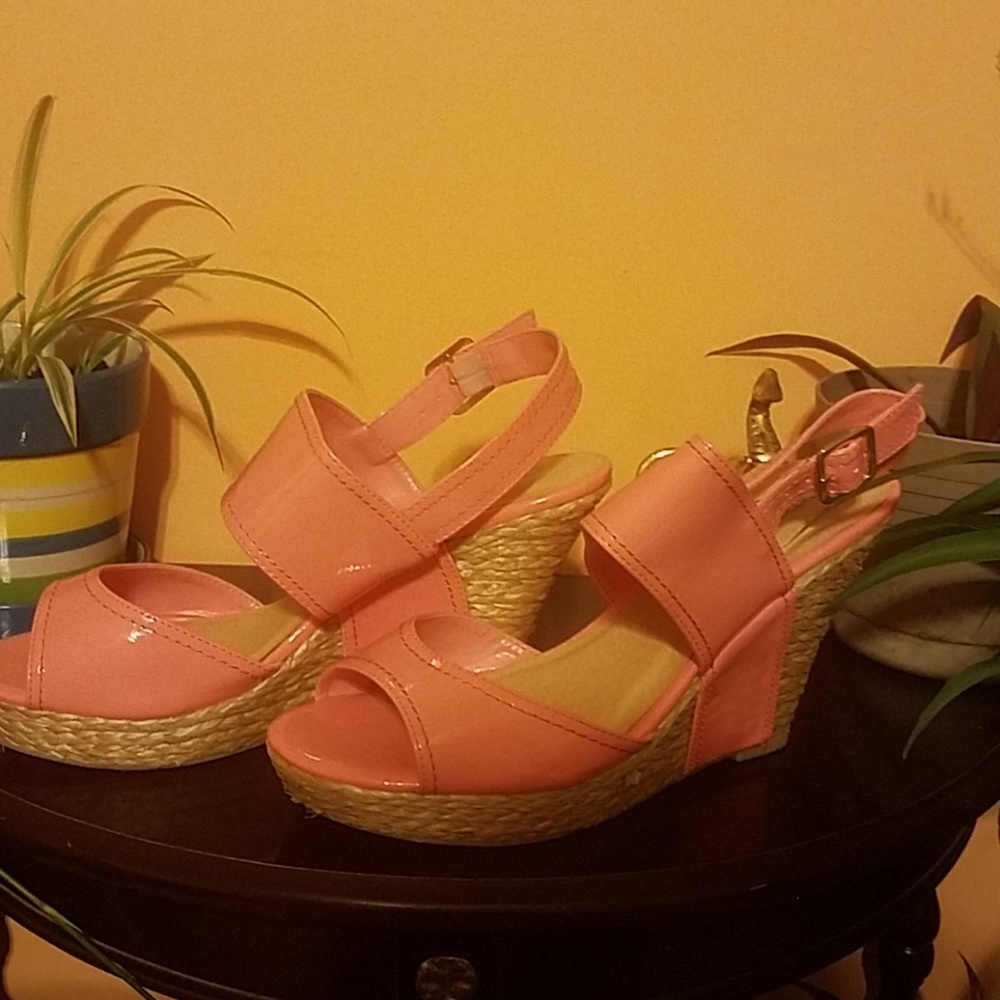 Shoes - Picture 2 of 4